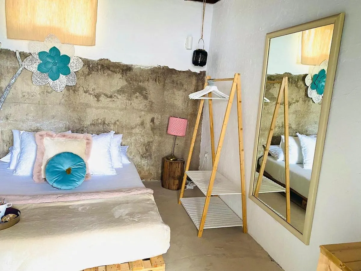 Country house Macaronesia Love Spa, Sauna Y Piscina Buzanada